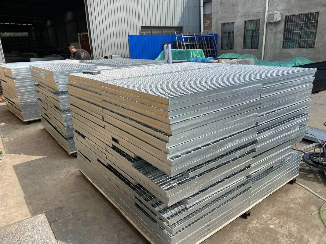 Steel Grating In Stock 2